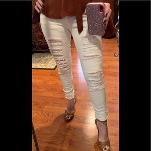 White Fashion Ripped Jeans🎸
